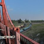You can even ride a train and the developers promise giving players the ability to control them in the future. Although to be honest I'm not entirely sure what that may be for, come strategy.